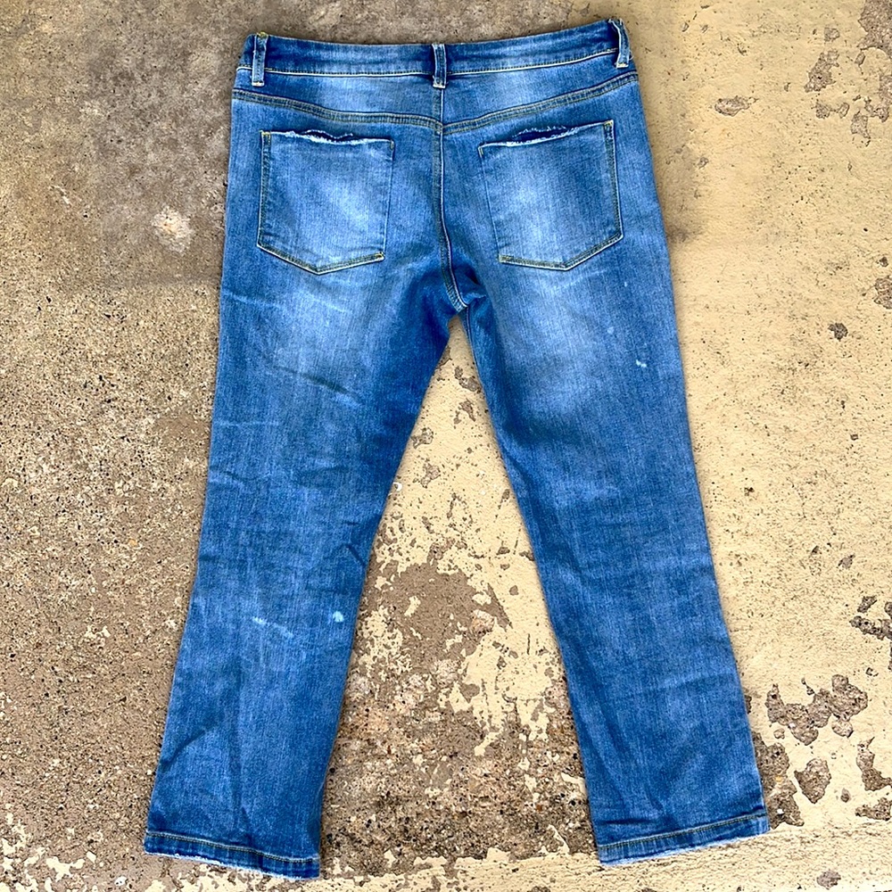 EUC Generra denim distressed capris - Picture 13 of 16